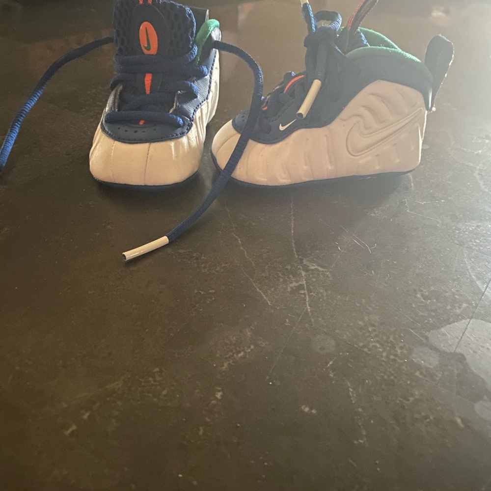 Nike - Picture 5 of 6